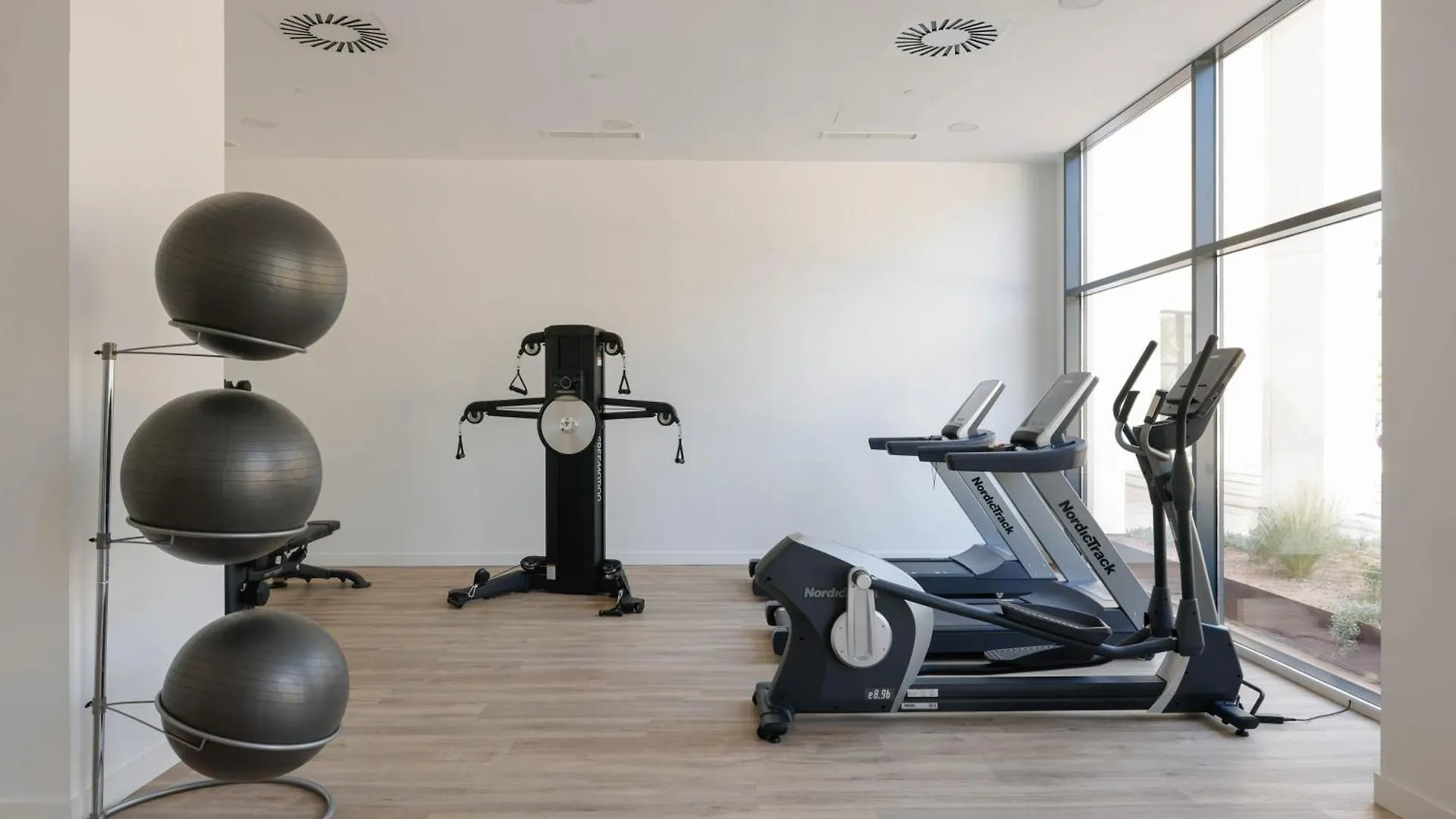 Urban Sky Serviced Apartments By P&O 26H Малага
