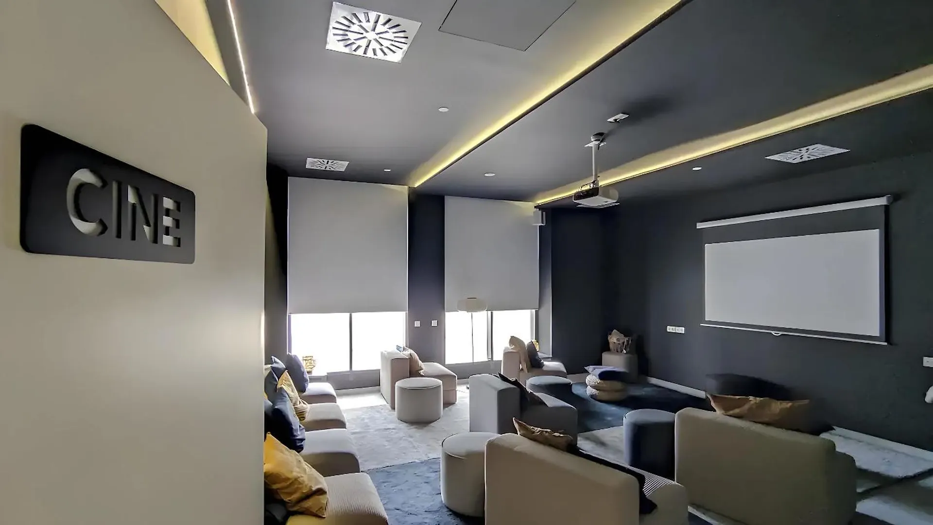 Urban Sky Serviced Apartments By P&O 26H Малага
