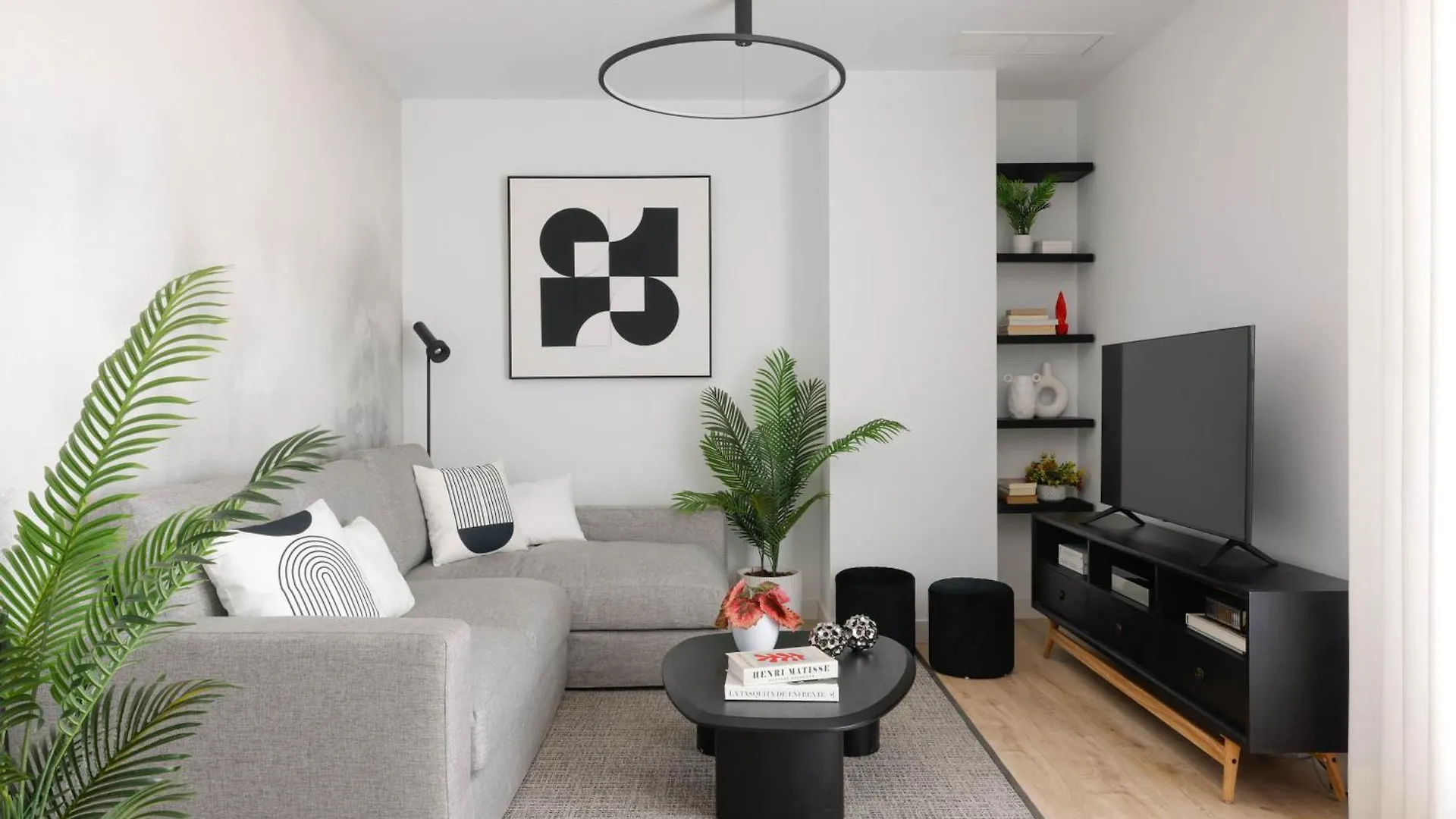 Urban Sky Serviced Apartments By P&O 26H Малага