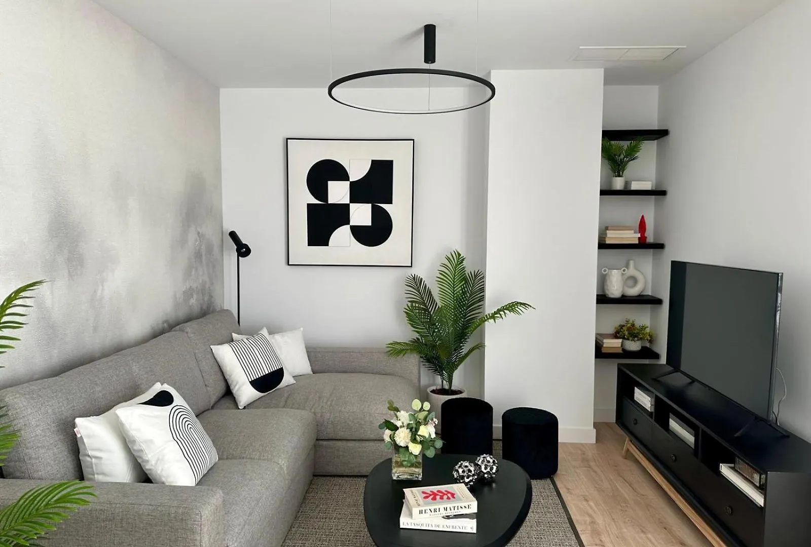 Urban Sky Serviced Apartments By P&O 26H Малага