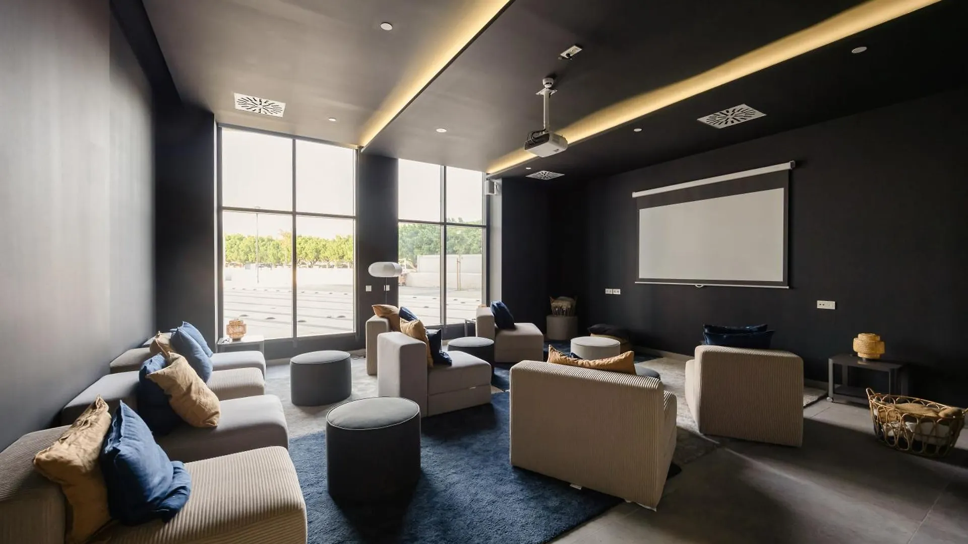 Urban Sky Serviced Apartments By P&O 26H Малага 0*,  Испания